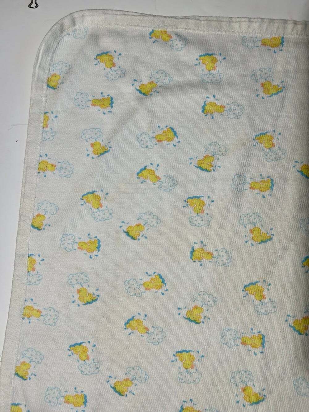 Vintage 25x36” Thermal weave baby Blanket yellow ducky with rain clouds READ